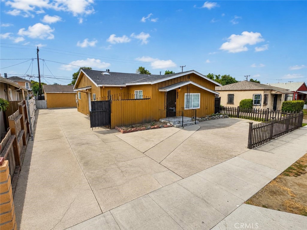 1920 West Spring Street Long Beach, CA 90810 - Photo 4 of 31