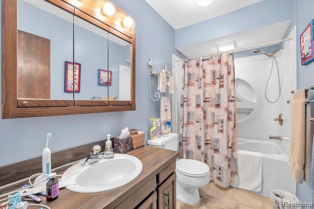 3040 West Coon Lake Road Howell, MI 48843 - Photo 18 of 41