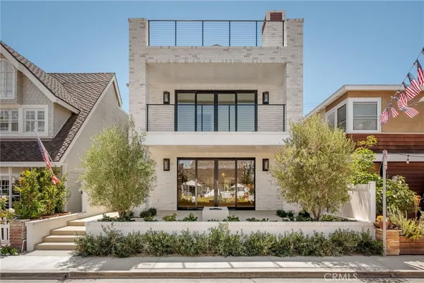 $8,250,000 | 225 Diamond Newport Beach, Newport Beach, CA 92662