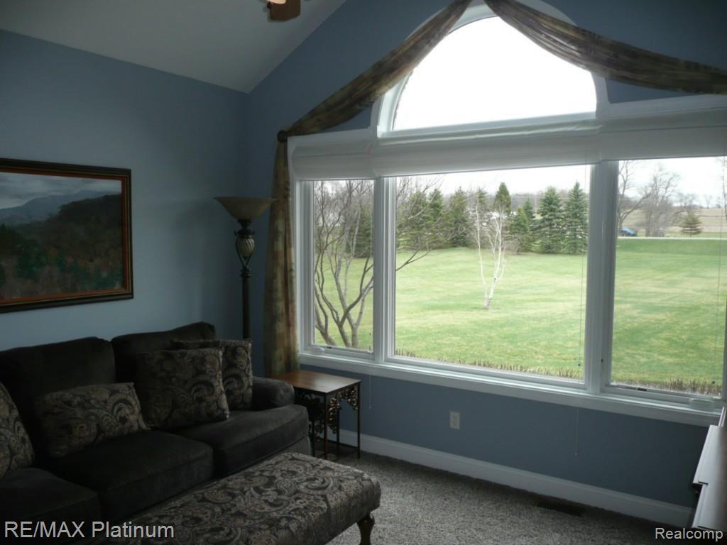 5881 Fenton Road Fenton, MI 48430 - Photo 10 of 35 Library/Den