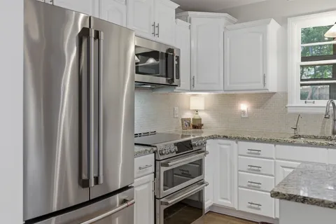 $525,000 | 2724 Emery Drive, Nashville, TN 37214
