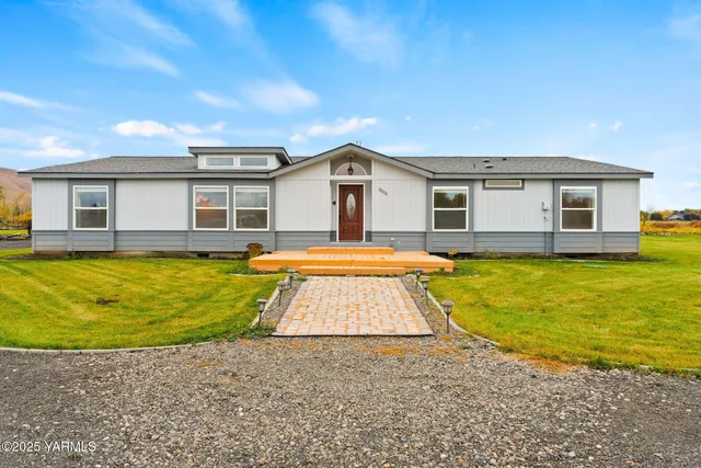 $485,000 | 3000 South 62nd Avenue, Yakima, WA 98903