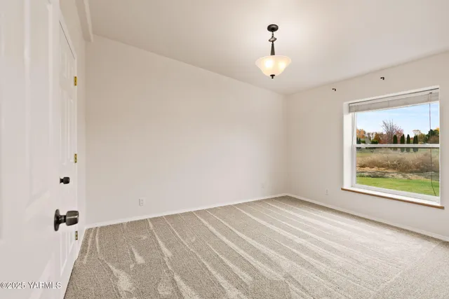 $485,000 | 3000 South 62nd Avenue, Yakima, WA 98903