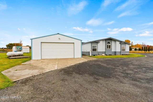 $485,000 | 3000 South 62nd Avenue, Yakima, WA 98903