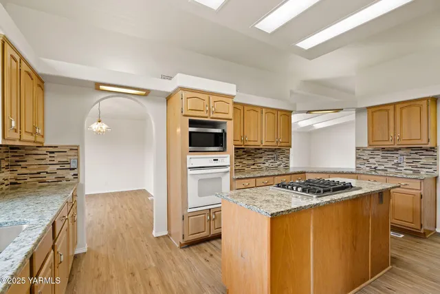 $485,000 | 3000 South 62nd Avenue, Yakima, WA 98903