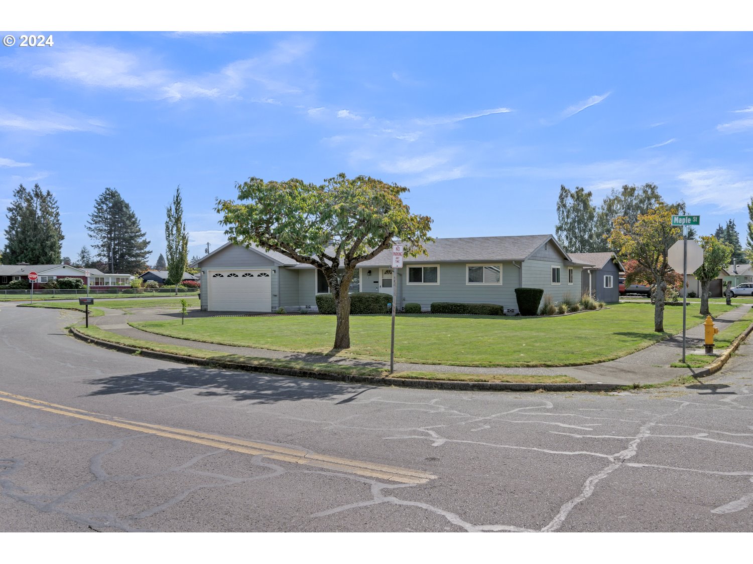 3217 Maple Street Longview, WA 98632 - Photo 2 of 32 a view of a house with a yard