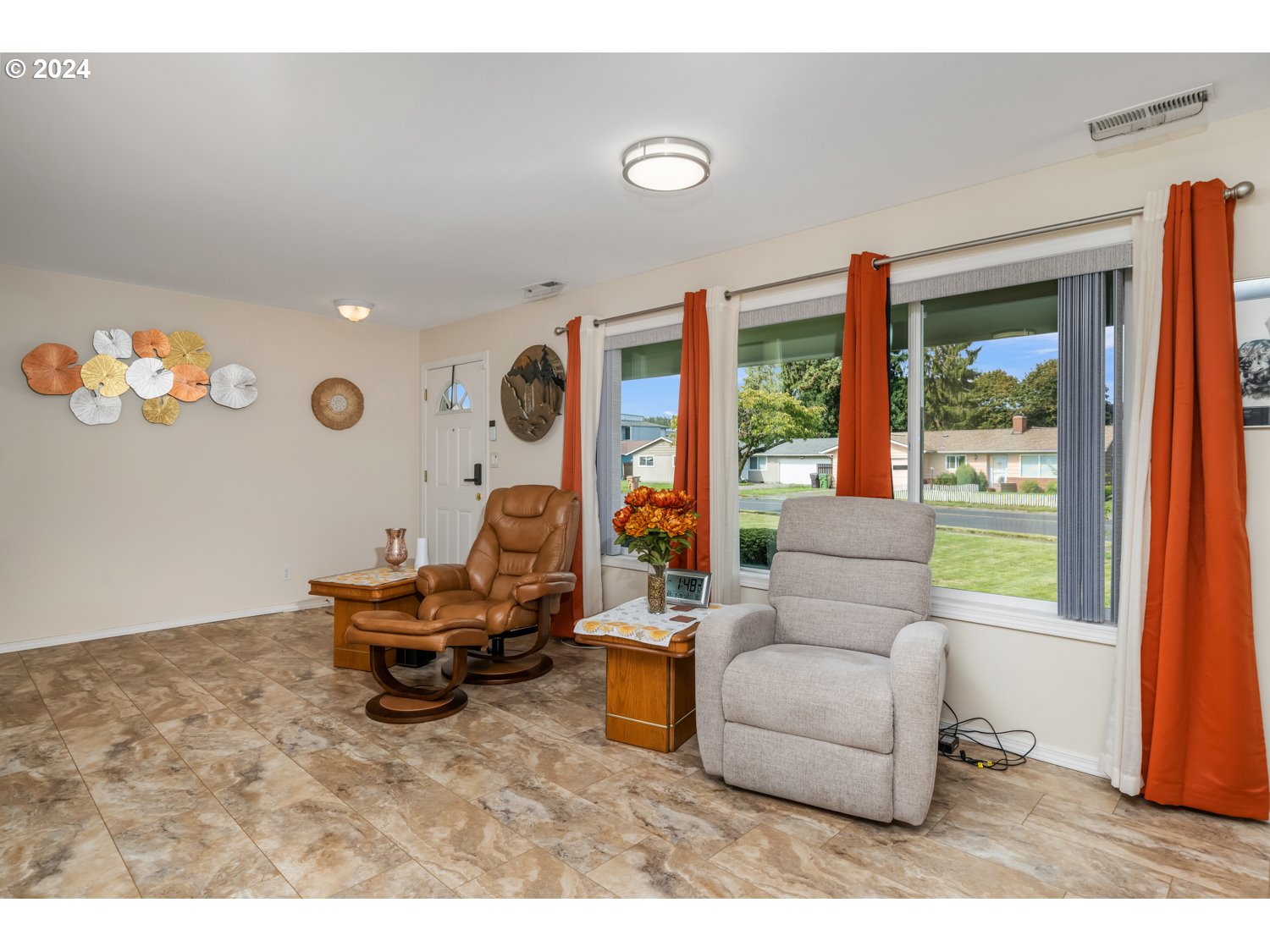 3217 Maple Street Longview, WA 98632 - Photo 9 of 32 a living room with furniture and large window