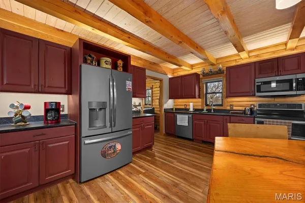 $929,900 | 7467 Walshville Trail, Hillsboro, IL 62049