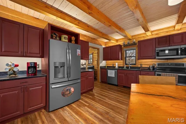 $959,900 | 7467 Walshville Trail, Hillsboro, IL 62049