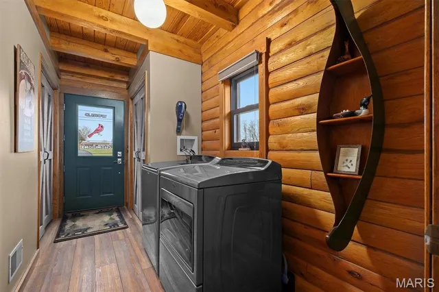 $959,900 | 7467 Walshville Trail, Hillsboro, IL 62049