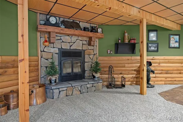 $929,900 | 7467 Walshville Trail, Hillsboro, IL 62049