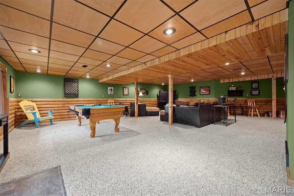 $929,900 | 7467 Walshville Trail, Hillsboro, IL 62049