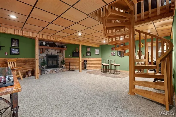 $929,900 | 7467 Walshville Trail, Hillsboro, IL 62049