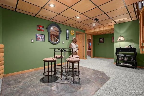 $929,900 | 7467 Walshville Trail, Hillsboro, IL 62049