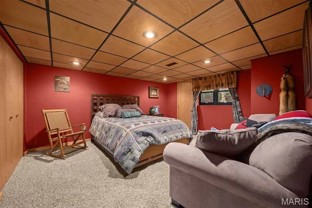 $959,900 | 7467 Walshville Trail, Hillsboro, IL 62049