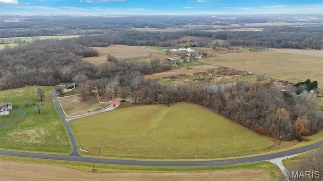 $959,900 | 7467 Walshville Trail, Hillsboro, IL 62049