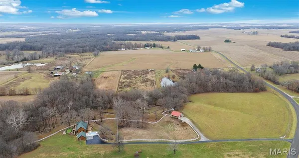 $929,900 | 7467 Walshville Trail, Hillsboro, IL 62049