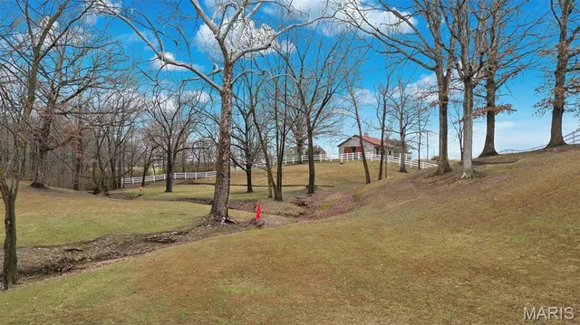 $959,900 | 7467 Walshville Trail, Hillsboro, IL 62049