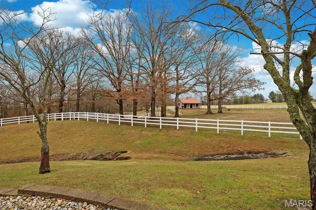 $959,900 | 7467 Walshville Trail, Hillsboro, IL 62049