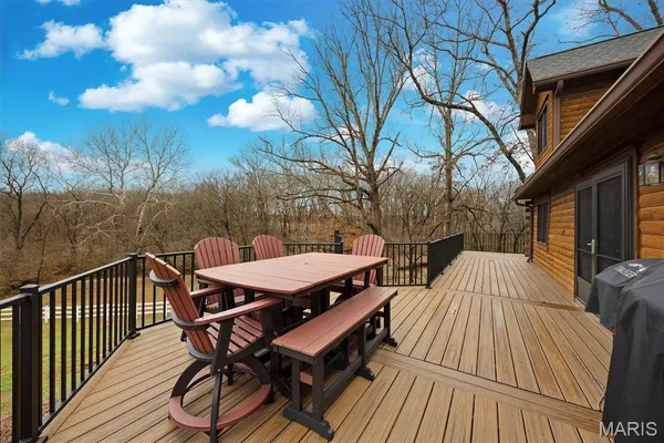 $929,900 | 7467 Walshville Trail, Hillsboro, IL 62049