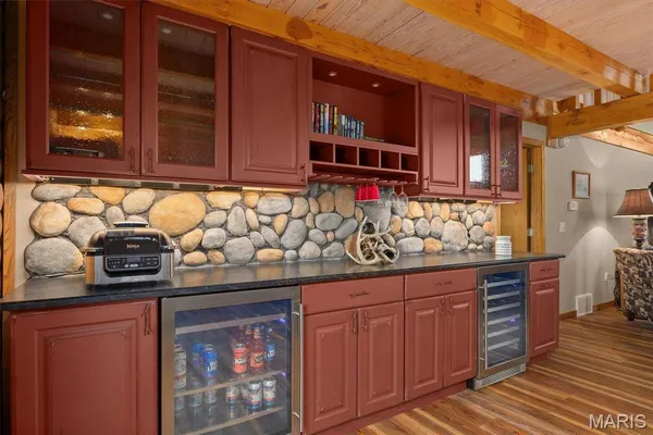 $929,900 | 7467 Walshville Trail, Hillsboro, IL 62049