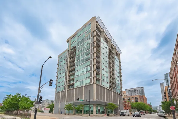 $3,650 | 700 West Van Buren Street, Unit 1404, Chicago, IL 60607