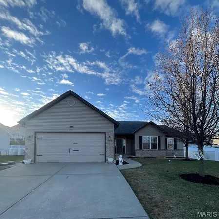 $330,000 | 299 Rockport Drive, Troy, MO 63379