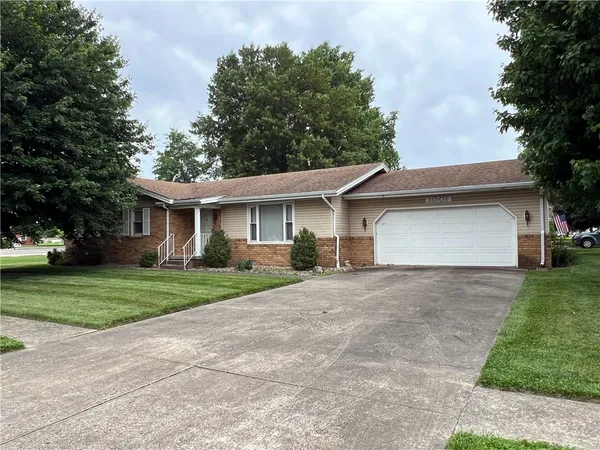 $189,000 | 1001 Holly Drive, Effingham, IL 62401