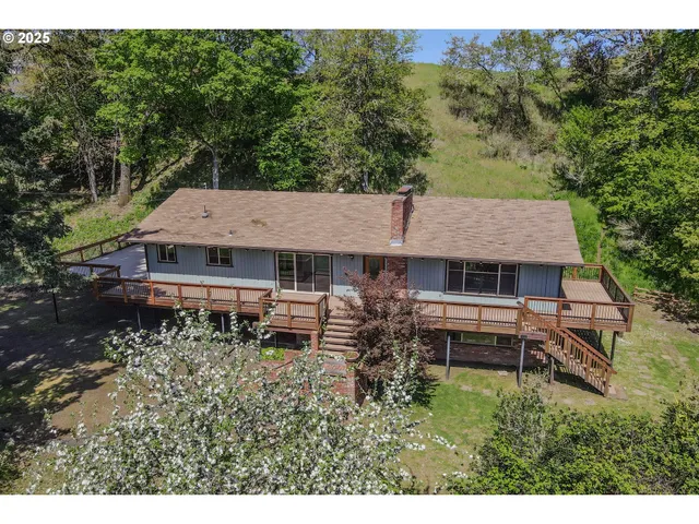 $799,000 | 1356 Northwest Troost Street, Roseburg, OR 97471