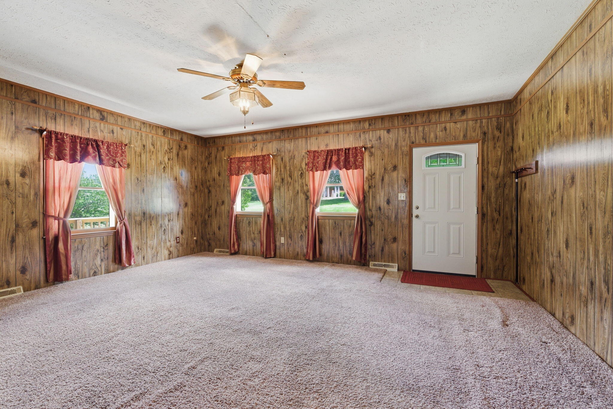 118 Hardee Street Perryville, KY 40468 - Photo 7 of 36 IMG_3194