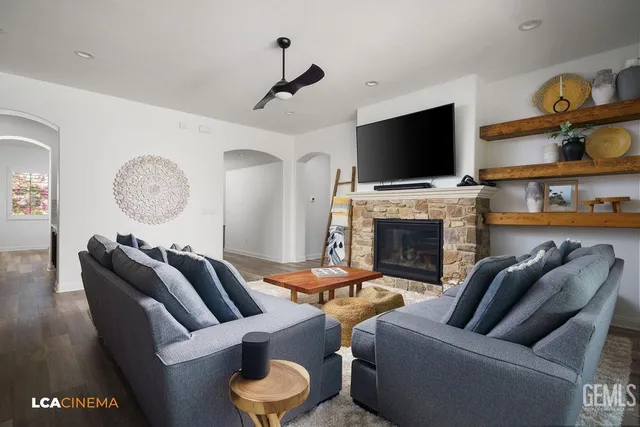 $899,000 | Undisclosed Address, Bakersfield, CA 93311