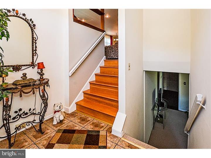 313 Church Road Jenkintown, PA 19046 - Photo 3 of 25 Foyer