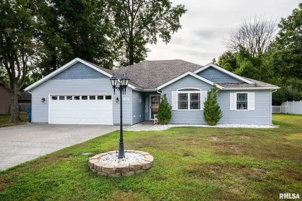 $249,900 | 402 Noah Lane, Carterville, IL 62918