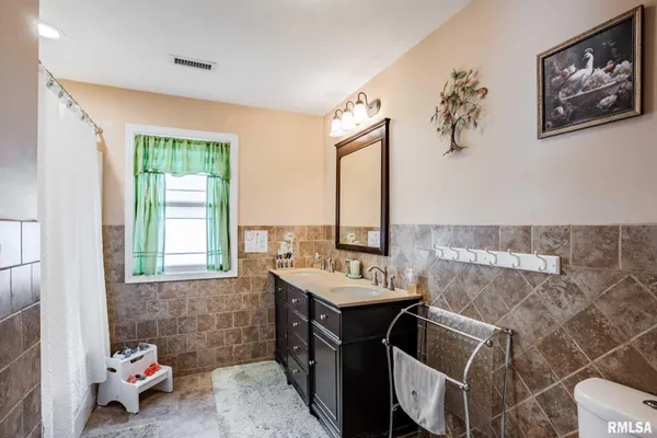 $249,900 | 402 Noah Lane, Carterville, IL 62918
