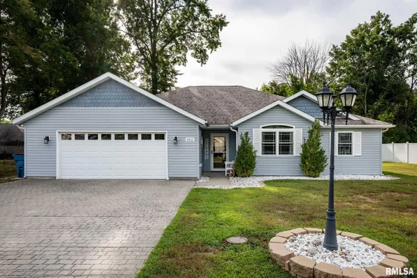 $249,900 | 402 Noah Lane, Carterville, IL 62918