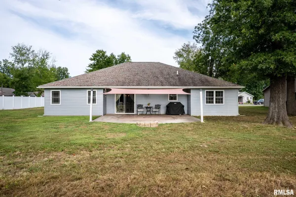 $249,900 | 402 Noah Lane, Carterville, IL 62918