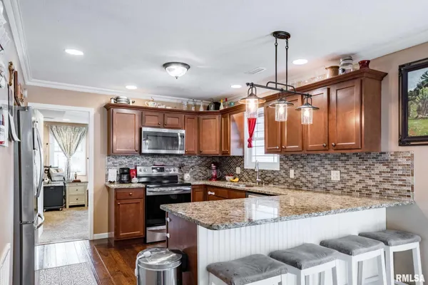 $249,900 | 402 Noah Lane, Carterville, IL 62918