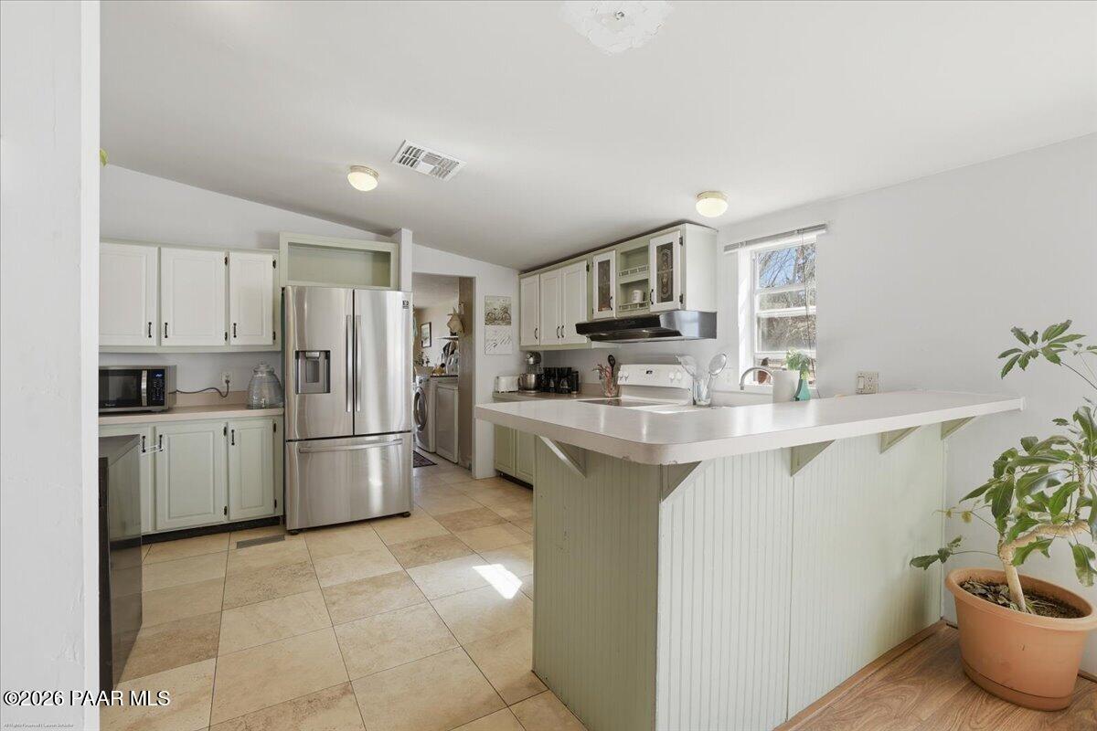 1180 Rolling Hills Road Paulden, AZ 86334 - Photo 13 of 33 11-Kitchen