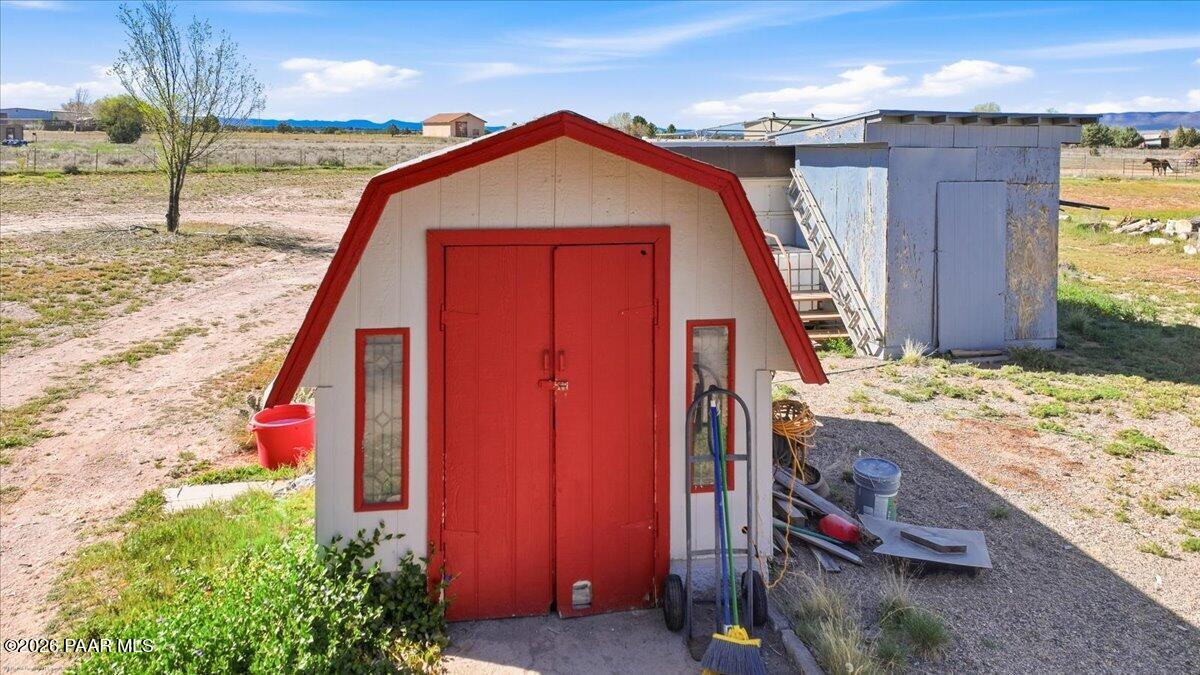 1180 Rolling Hills Road Paulden, AZ 86334 - Photo 26 of 33 24-shed