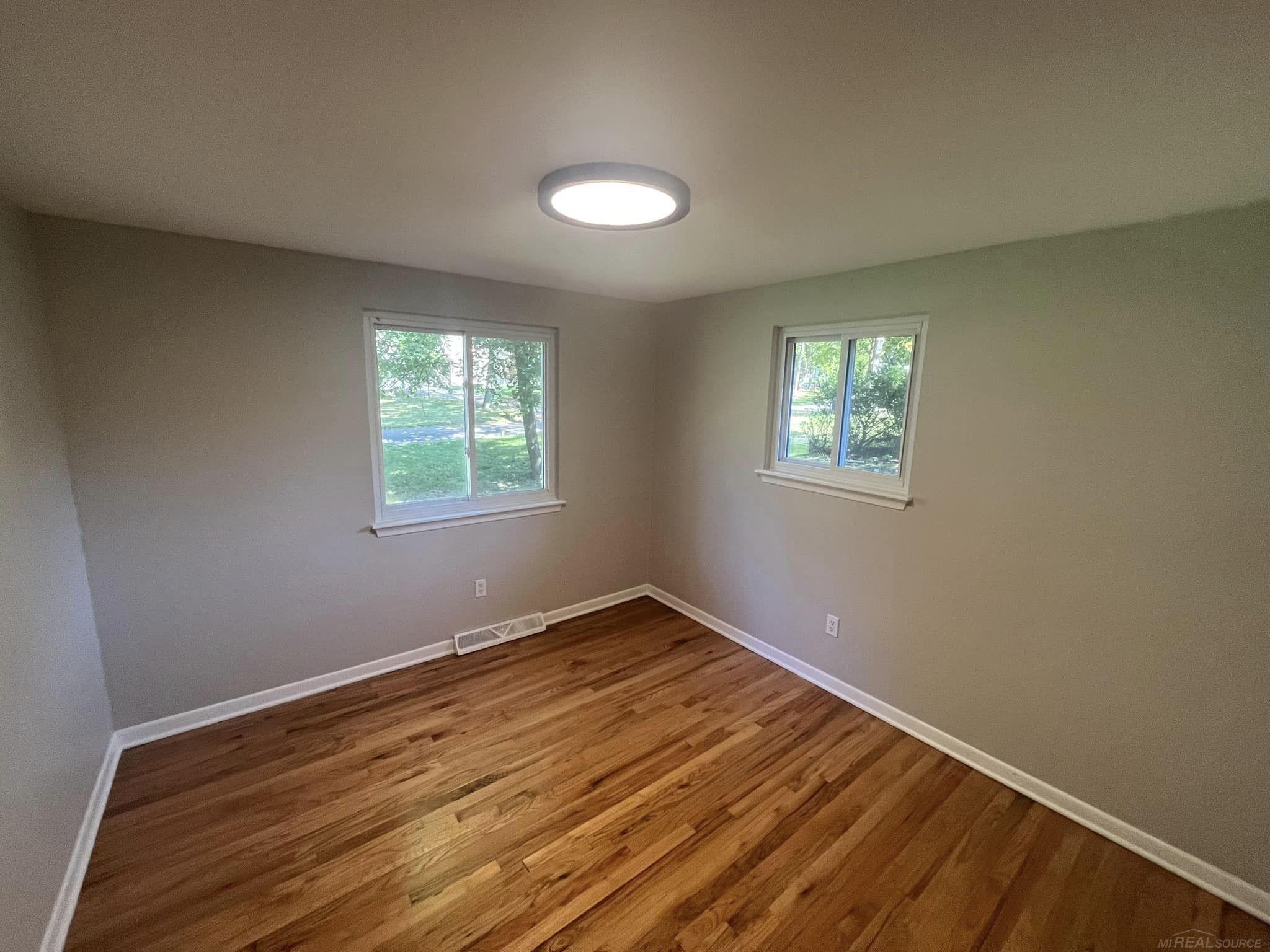 4363 Highfield Road Waterford, MI 48329 - Photo 11 of 29 50124619-10.JPG