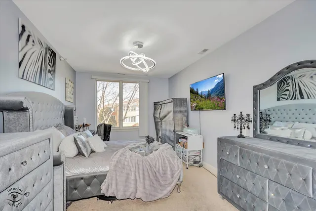 $2,600 | 4330 North Neva Avenue, Unit 202, Norridge, IL 60706