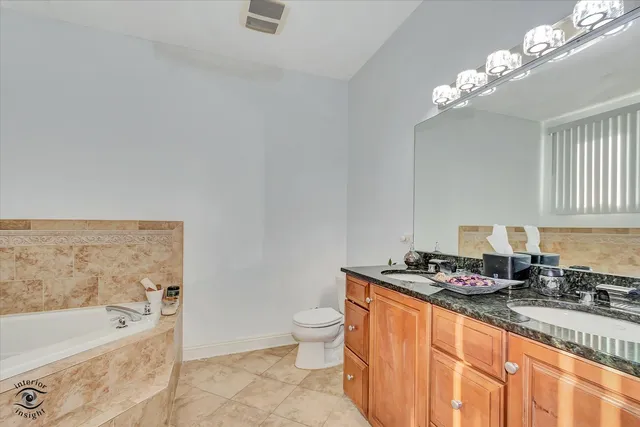 $2,600 | 4330 North Neva Avenue, Unit 202, Norridge, IL 60706