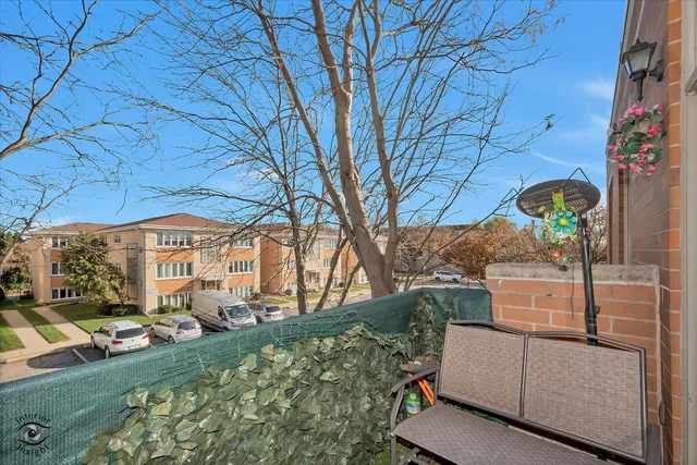 $2,600 | 4330 North Neva Avenue, Unit 202, Norridge, IL 60706