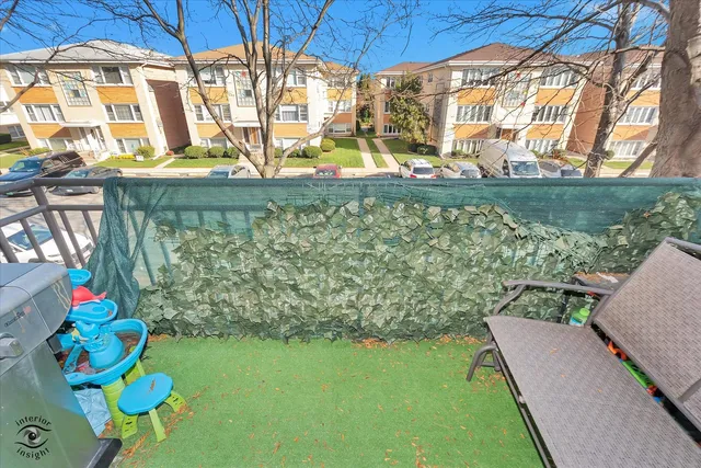 $2,600 | 4330 North Neva Avenue, Unit 202, Norridge, IL 60706