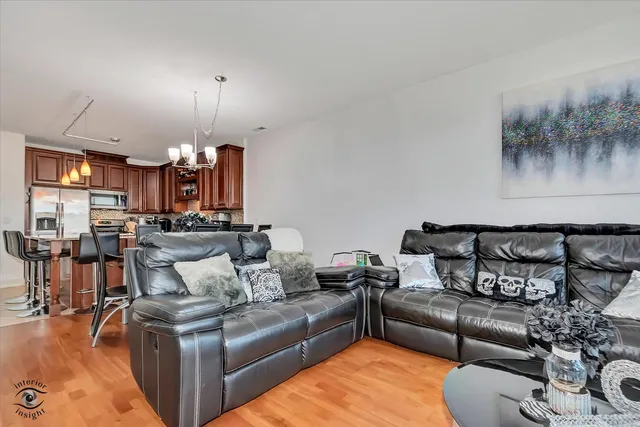 $2,600 | 4330 North Neva Avenue, Unit 202, Norridge, IL 60706