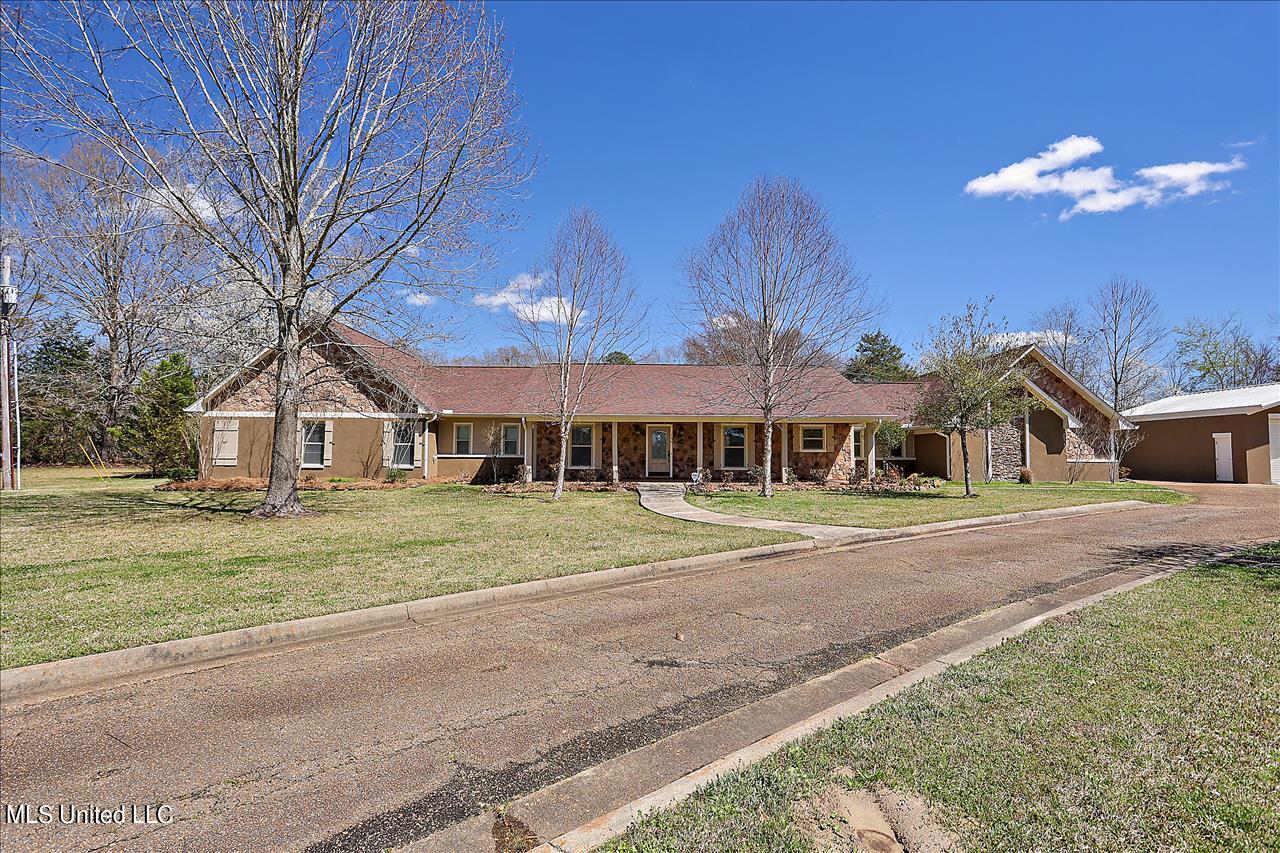 195 Oak Ridge Dr