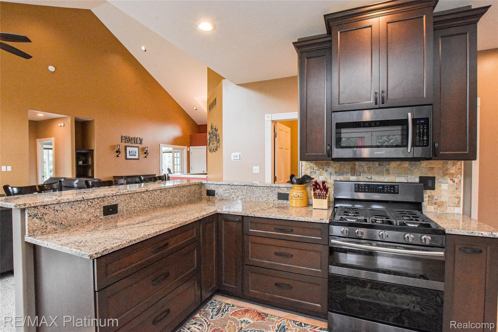 1410 Henderson Road Howell, MI 48855 - Photo 18 of 55 DSC_9613.jpg