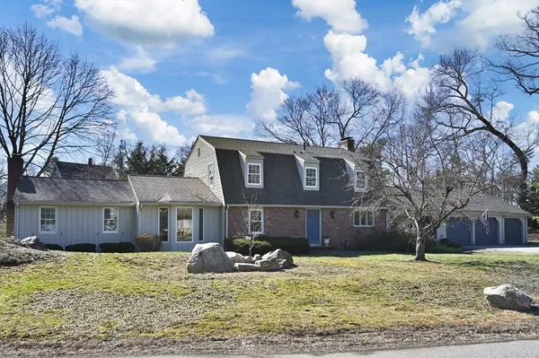 $1,200,000 | 2 Cyr Circle, Andover, MA 01810