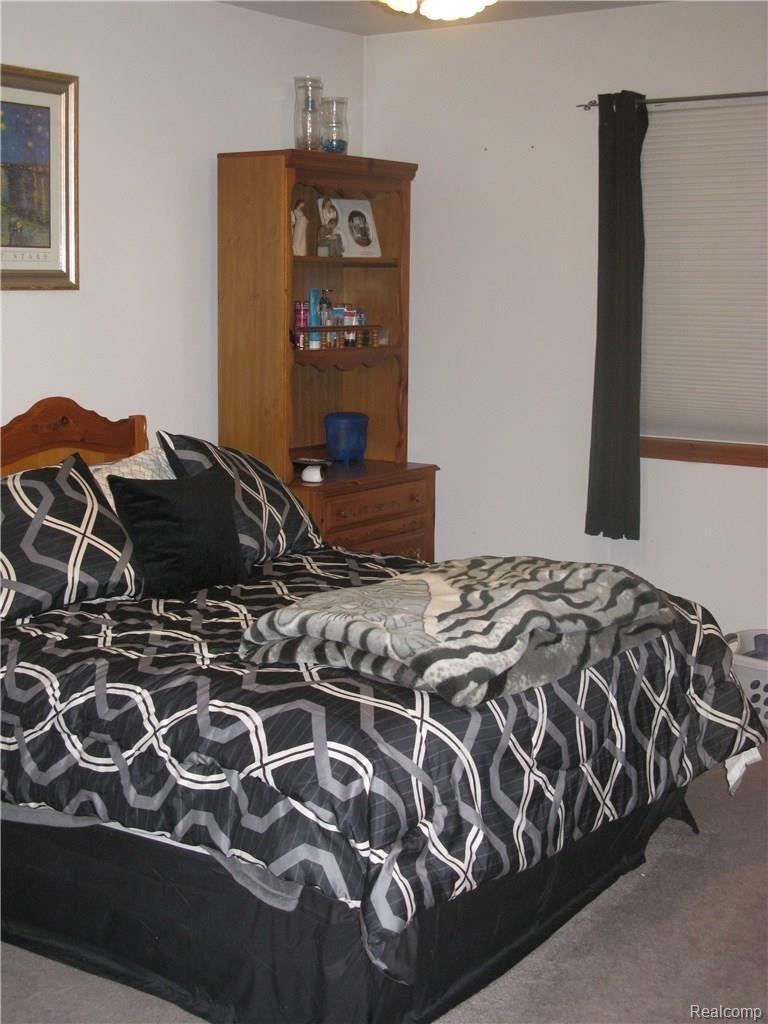 3491 Reid Road Swartz Creek, MI 48473 - Photo 20 of 42 master bedroom