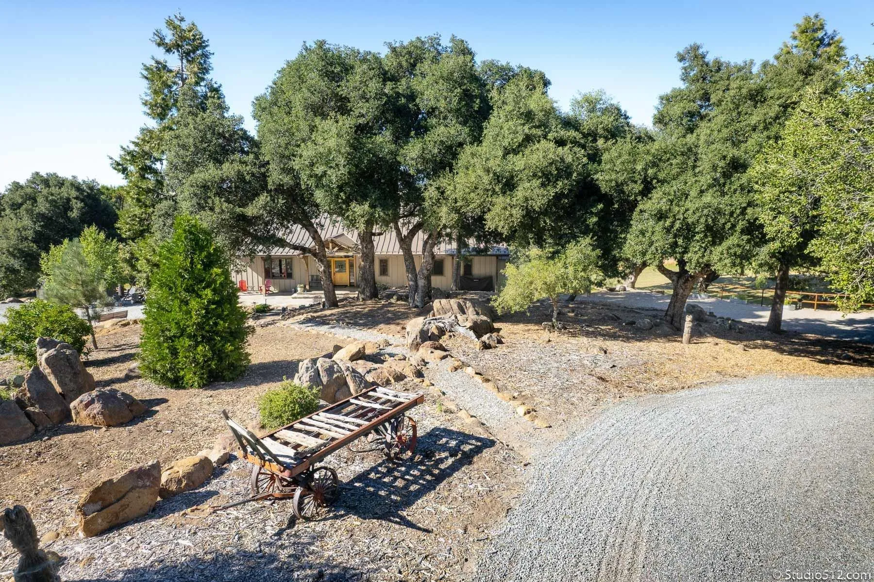 3208 Eagle Peak Road Julian, CA 92036 - Photo 10 of 65 a view of backyard of a house with outdoor seating